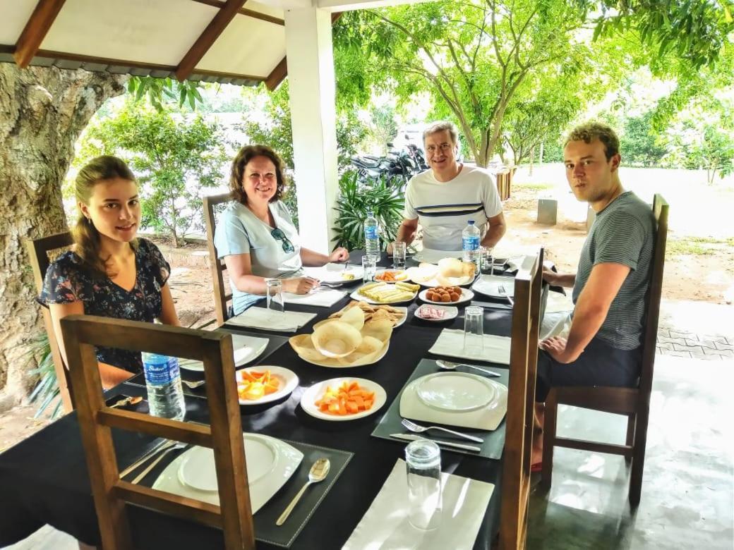 The Countryside Udawalawe Bed & Breakfast Exterior photo